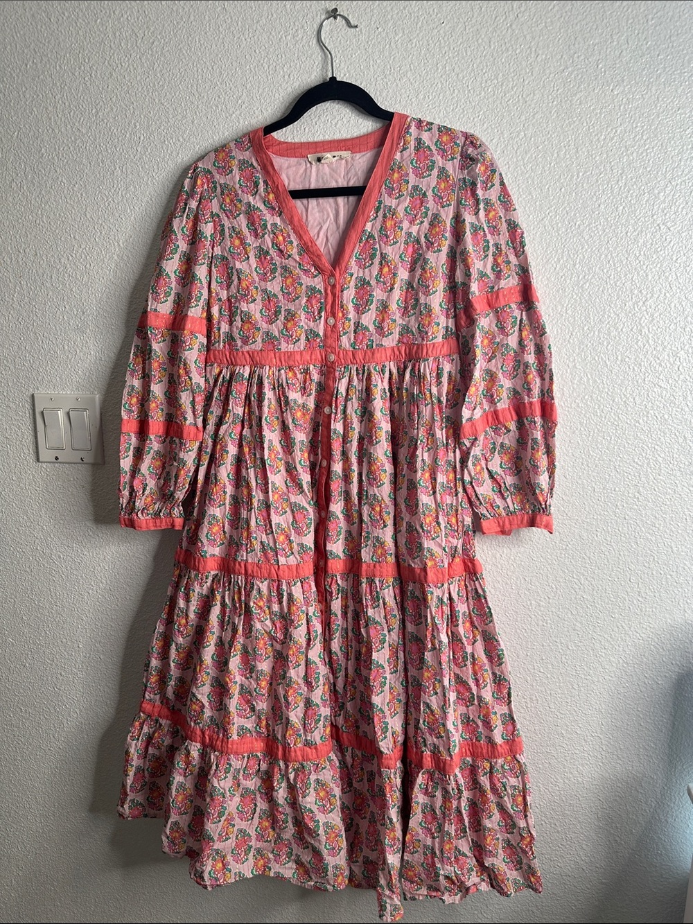 Boden Pink Floral Tiered V-Neck button front Women’s Dresss 4p